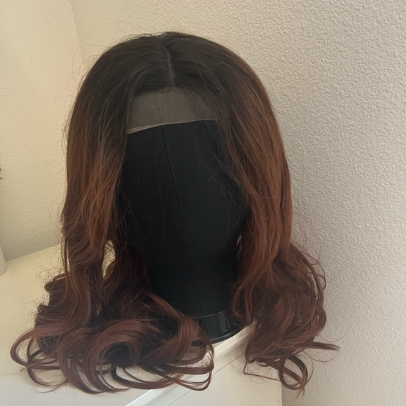 - Wig - Picture 3 of 6